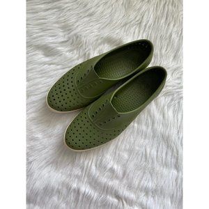 Native Shoes Jefferson Men size 8 olive green color